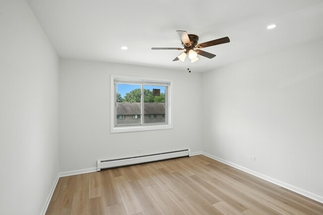 Building Photo - 8310 Woodland Dr