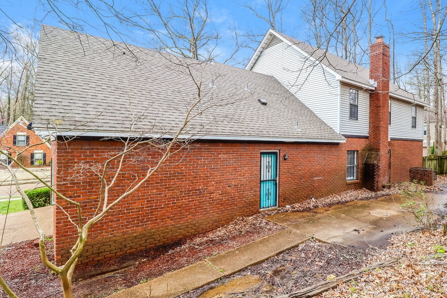 Building Photo - 8672 Beckenham Dr