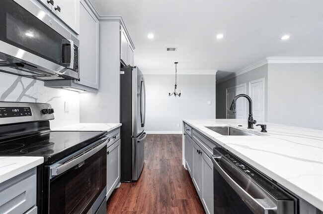 Building Photo - 4014 Mitote Dr