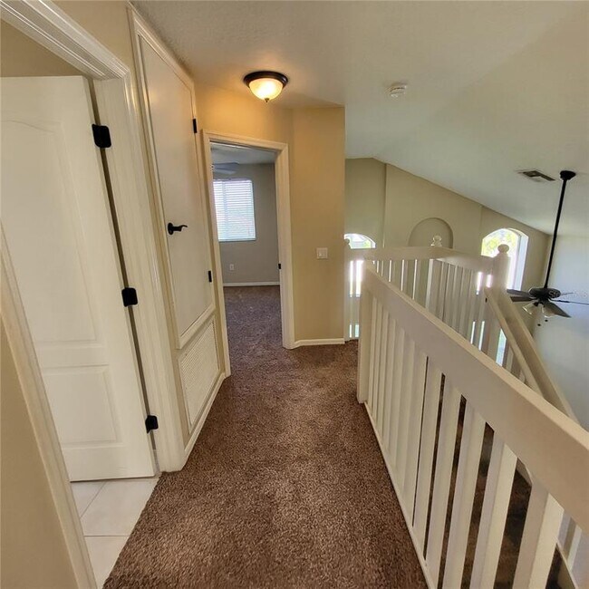 Building Photo - 25903 Bloomsbury Ct