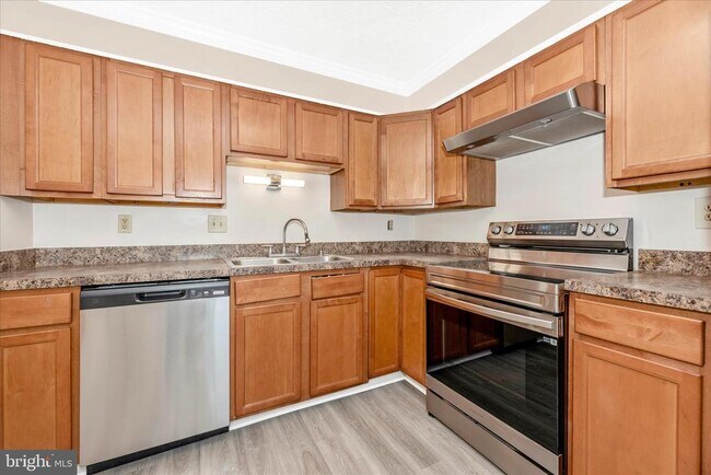 Building Photo - 7167 Glenmeadow Ct