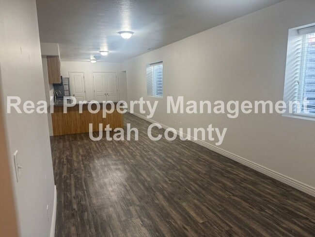 Building Photo - 998 S 960 E