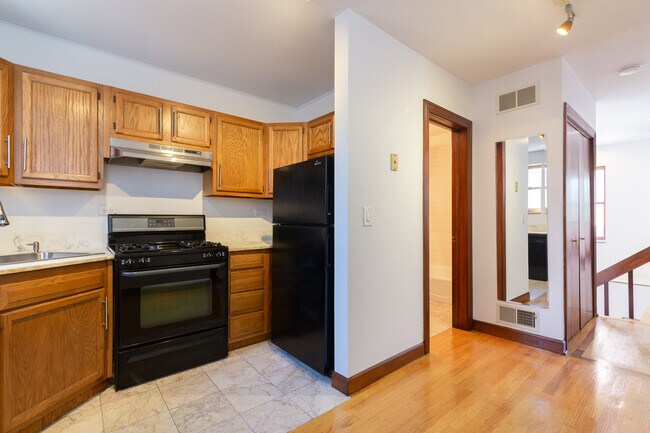 Building Photo - 315 S Ashland Ave