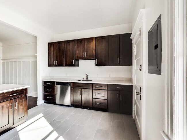 Building Photo - 1087 Natoma St