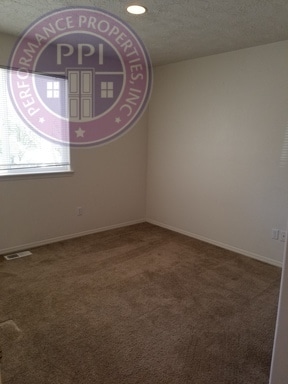 Building Photo - Single Level Family Home in Sandy.  New Carpet & LVT  Flooring Pets Welcome