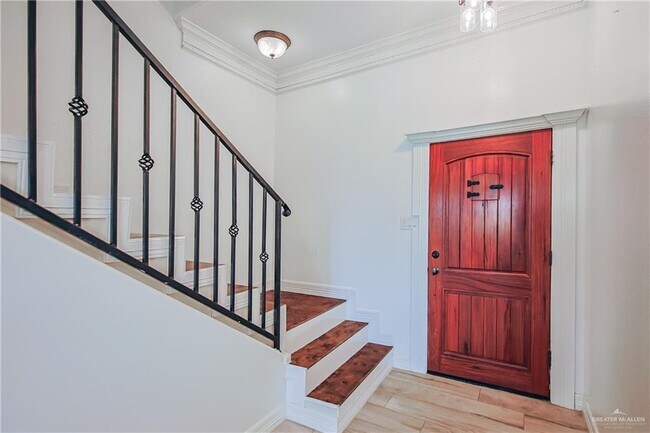 Building Photo - 20 South Dr