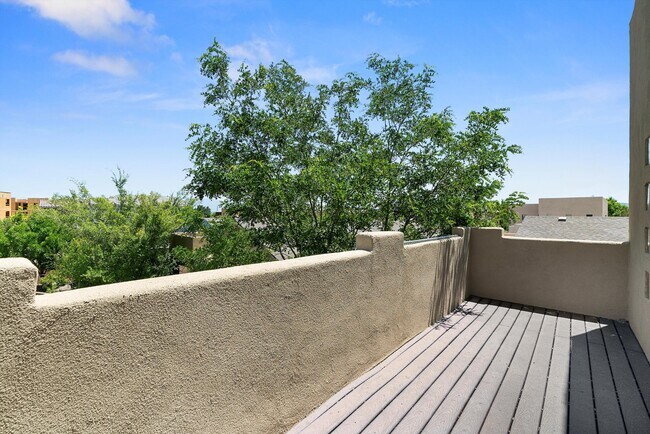 Building Photo - 2316 Penn Ave SE