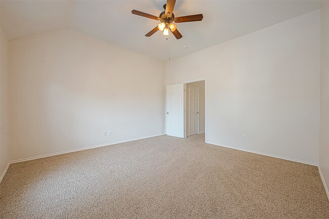 Building Photo - 21411 Willow Glade Dr