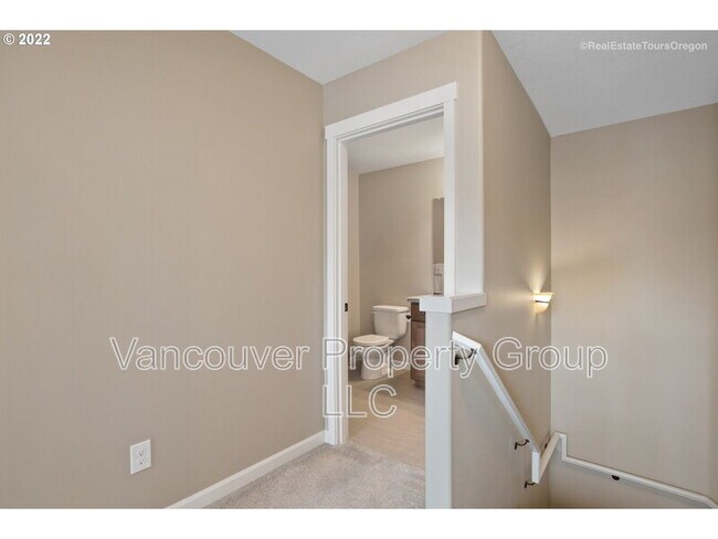 Building Photo - 2707 NE 131st Ct