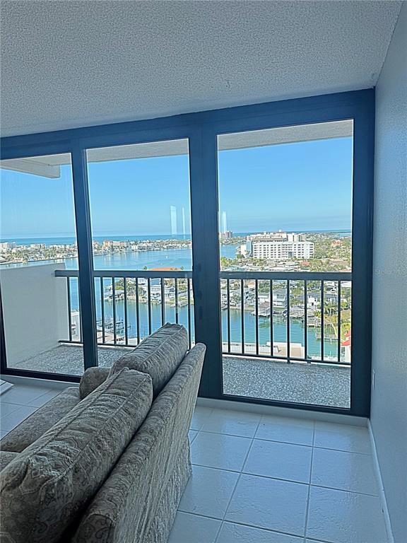 Building Photo - 400 Island Way