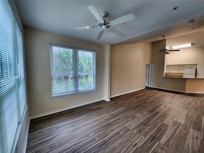 Building Photo - 4138 Central Sarasota Pkwy