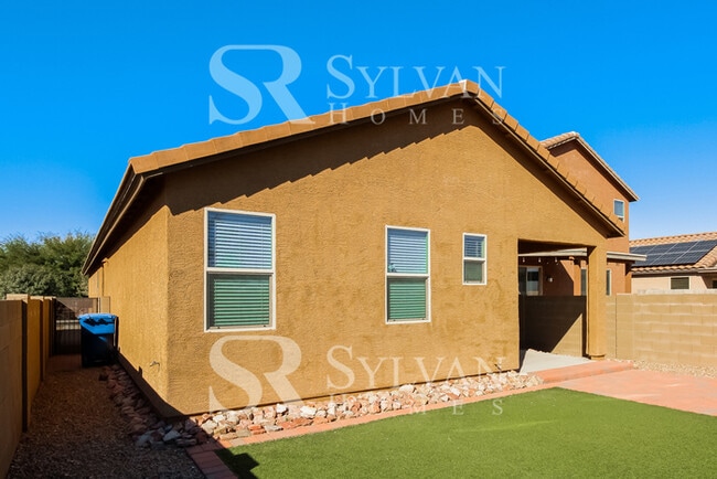 Building Photo - You will love this 3 bedroom 2 bathroom home!