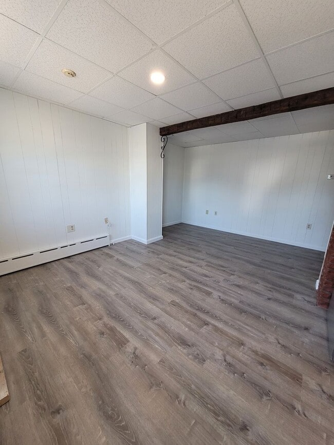 Building Photo - 1 Bedroom 1st floor with private entrance Lebanon