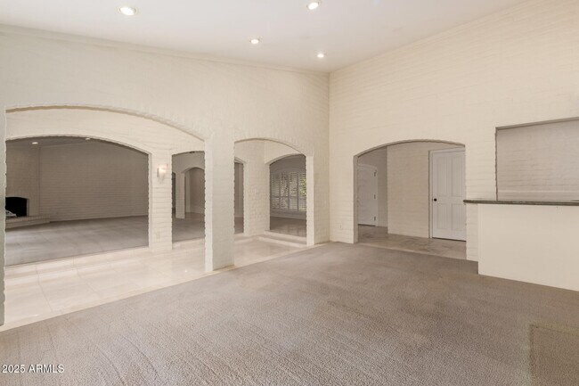 Building Photo - 6516 E Maverick Rd
