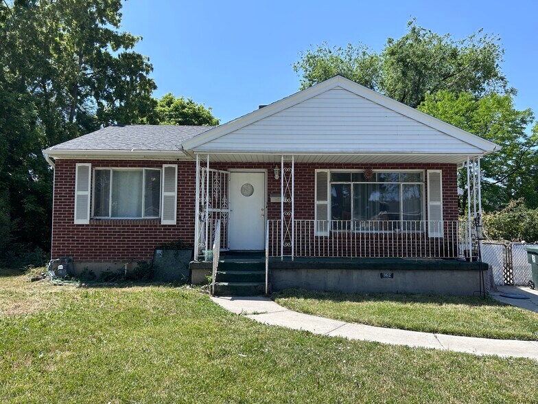 Primary Photo - 362 E Burton Ave