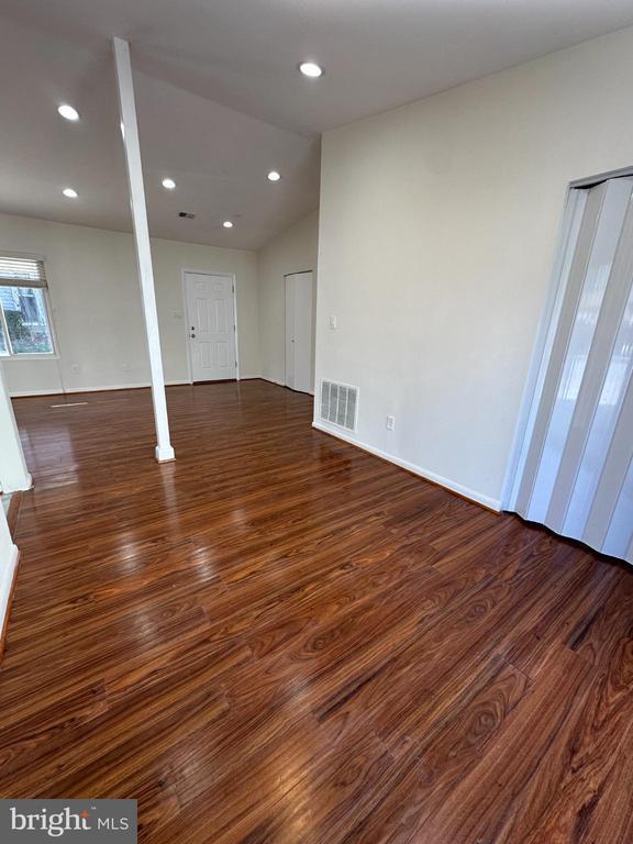 Building Photo - 307 Newman Ct