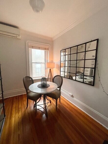 Building Photo - 146 Charles St