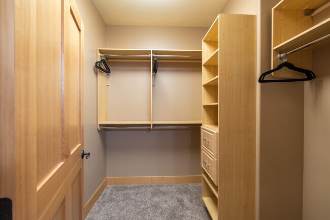 Building Photo - 2051 N Main St