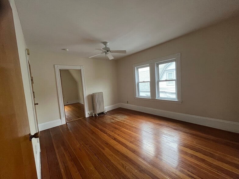 Primary Photo - 30 Rindge Ave