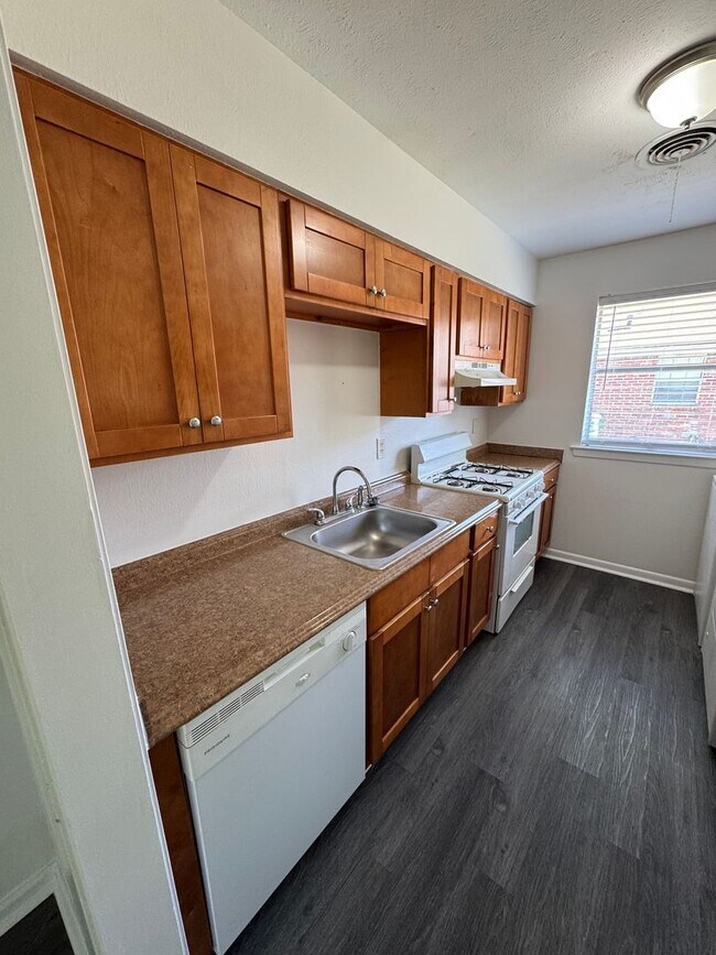 Building Photo - 6493 Marcie St