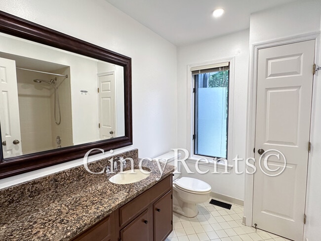 Building Photo - 7716 Creekwood Ln
