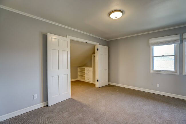 Building Photo - Gorgeous Home in Old Towne Orange