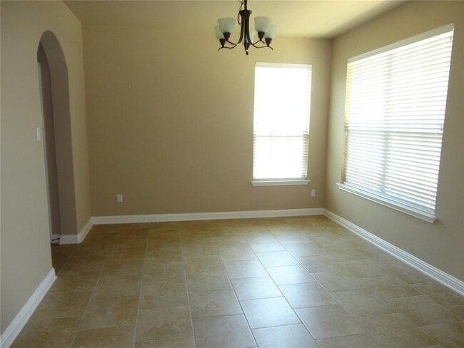 Building Photo - 6400 Antigo Ln