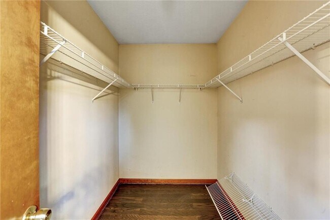 Building Photo - 1262 Bailing Dr