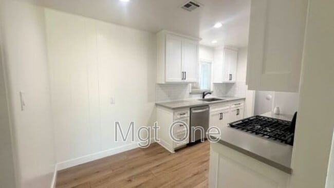 Building Photo - 4157 Kingsbury Pl