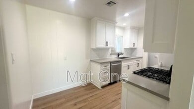 Building Photo - 4157 Kingsbury Pl