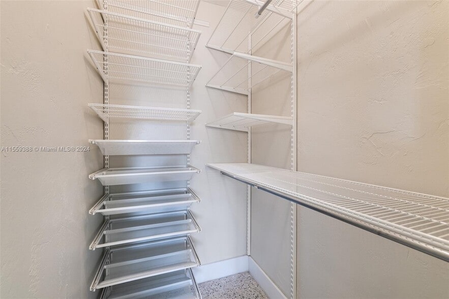 Building Photo - 2539 SW 20th St