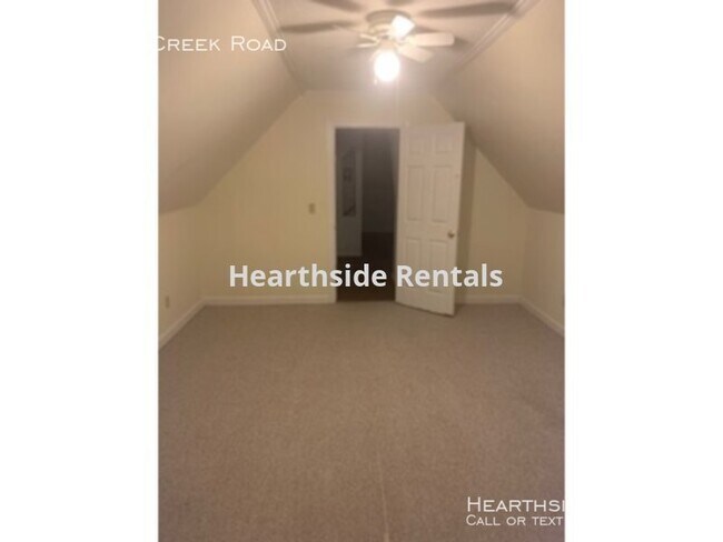 Building Photo - 215 Bent Creek Dr