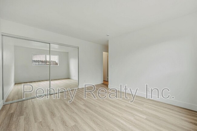 Building Photo - 6046 Reo Pl