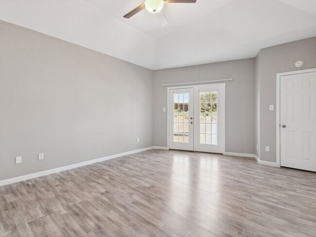 Building Photo - Spacious 2 Bedroom, 2 Bathroom Home in Eag...