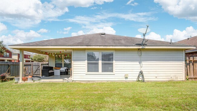 Building Photo - 17231 Hollow Sands Ct