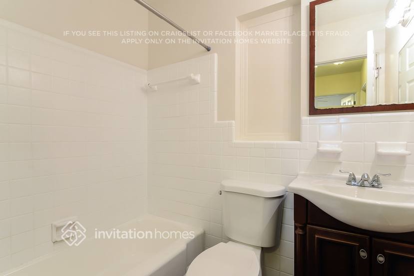 Building Photo - 55 Melrose Dr