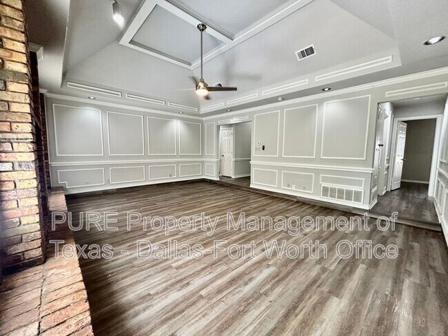 Building Photo - 7729 Red Oak St