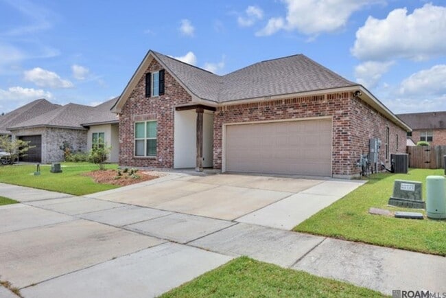 Building Photo - 7248 Kenilworth Crossing Ave