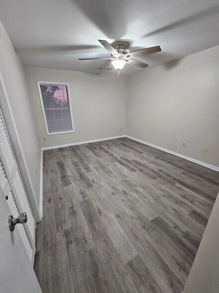 Master Bedroom - 102 Village Ct