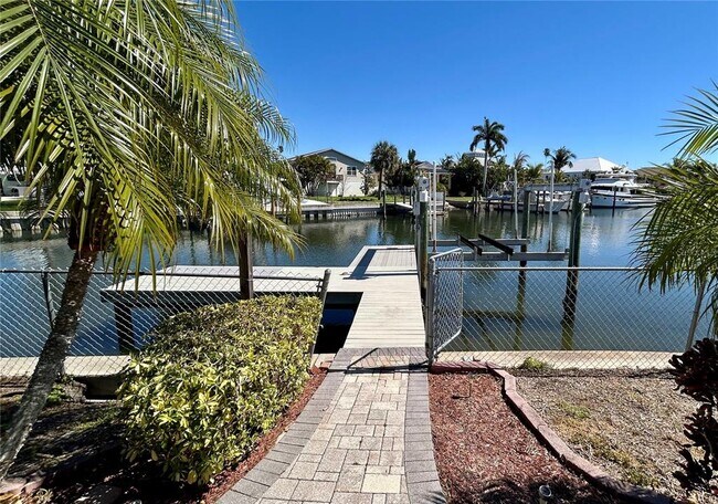 Building Photo - 5541 Bayou Grande Blvd NE