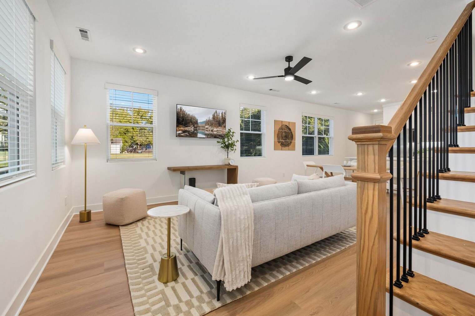 Building Photo - 1324 Van Buren Ave