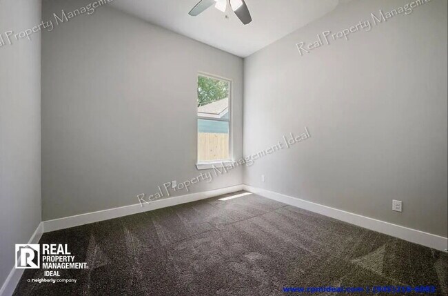 Building Photo - 8728 Dunlap St