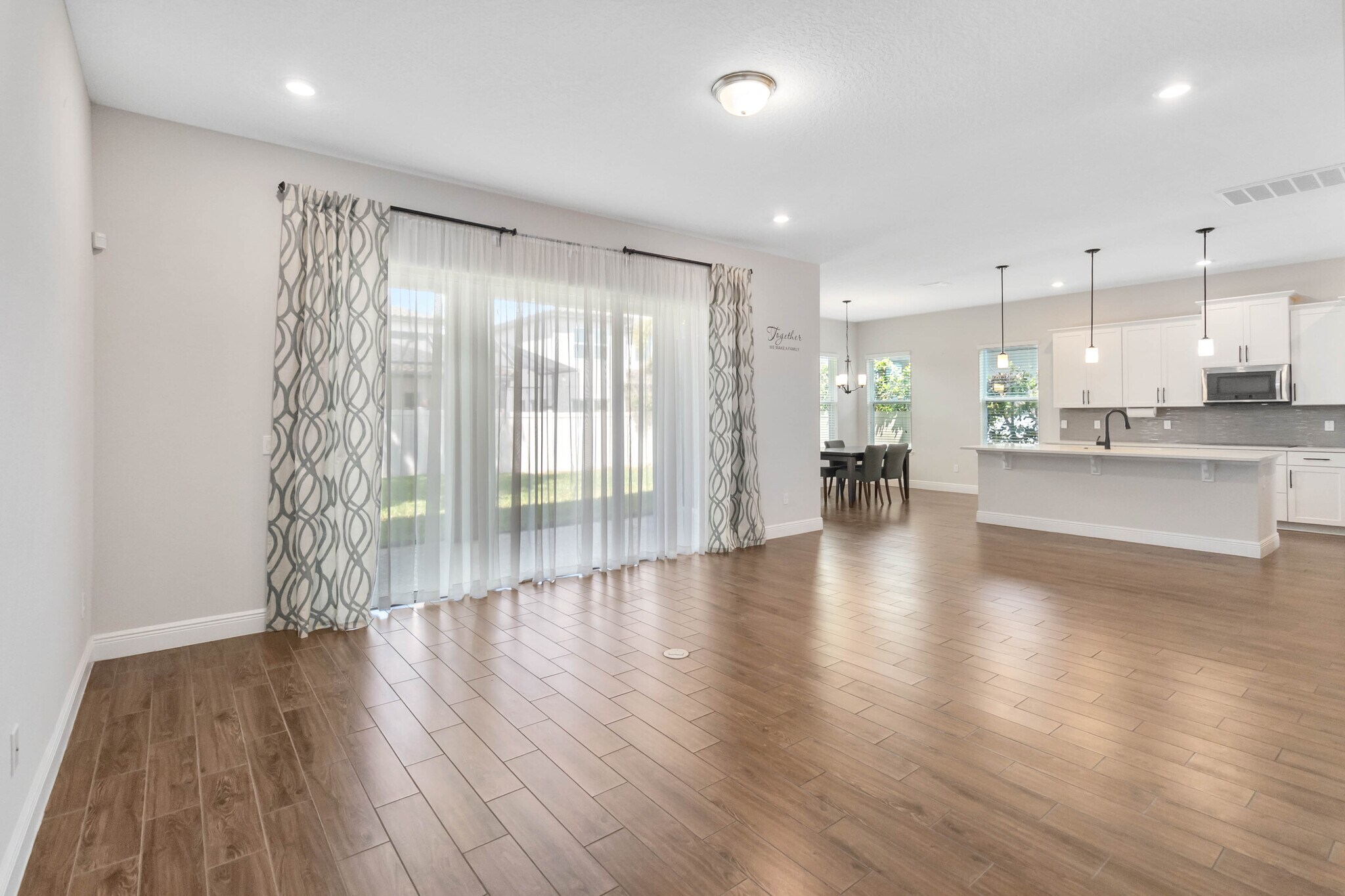living room, kitchen nook - 16753 Gullfloss Ter