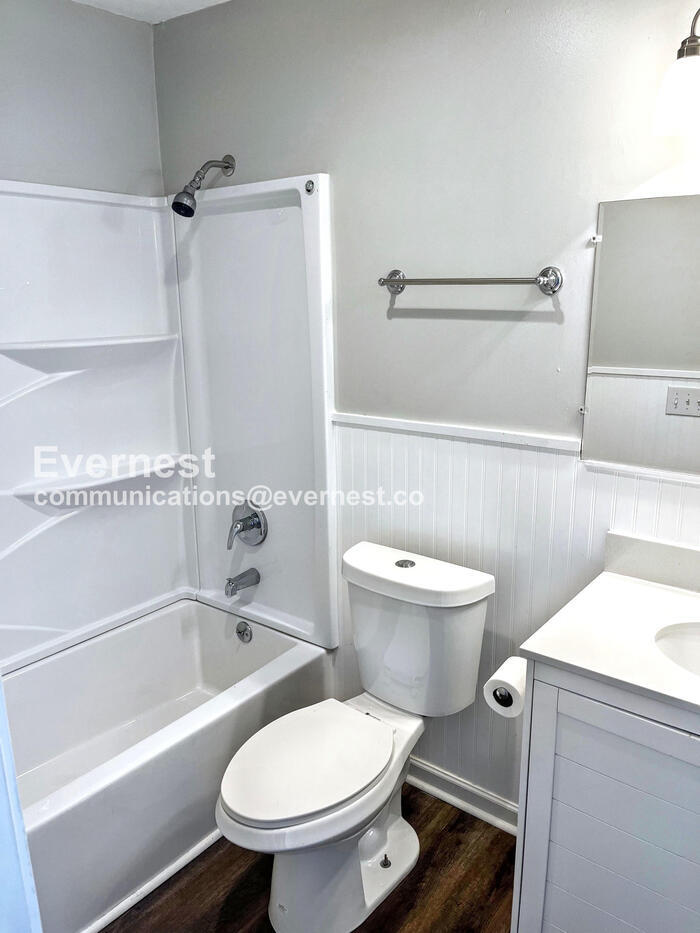 Building Photo - 593 Pleasant Hill Dr