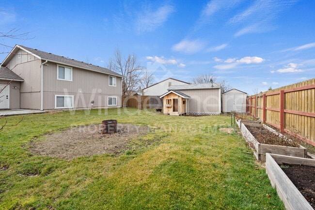 Building Photo - Beautiful 3-bedroom Home Next To Black Bay Park In Post Falls