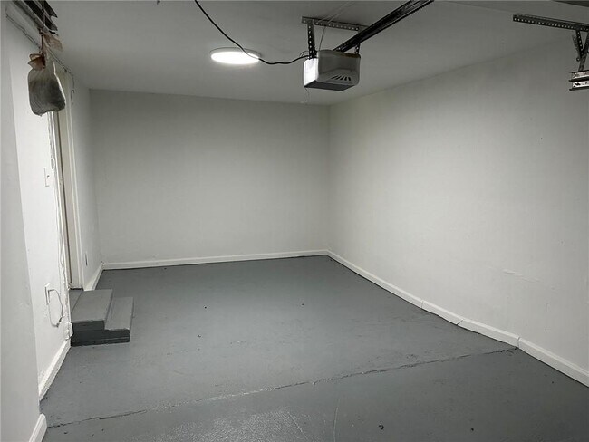 Building Photo - 4119 Brenda Dr