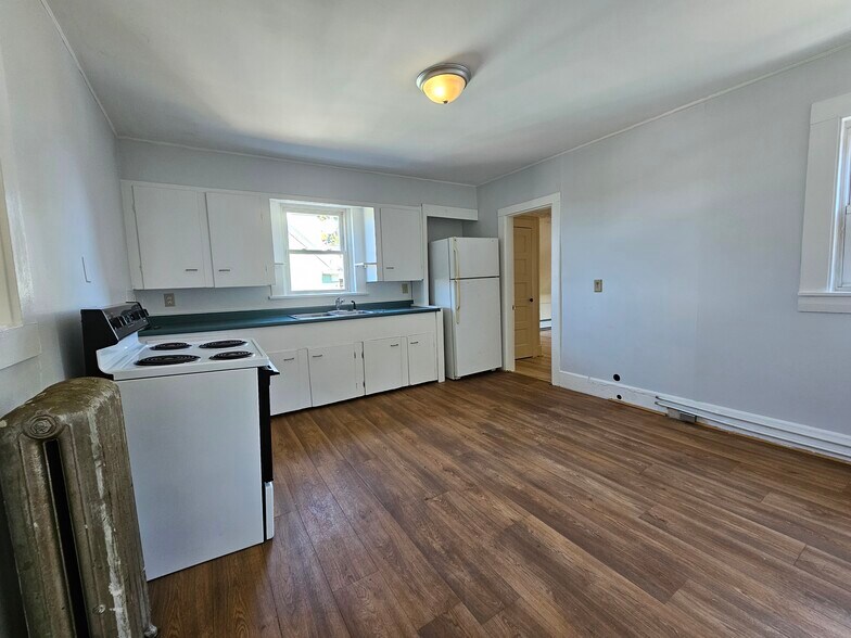 Building Photo - 17 Mousam St