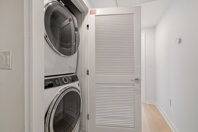 Building Photo - 531 Kennedy St NW