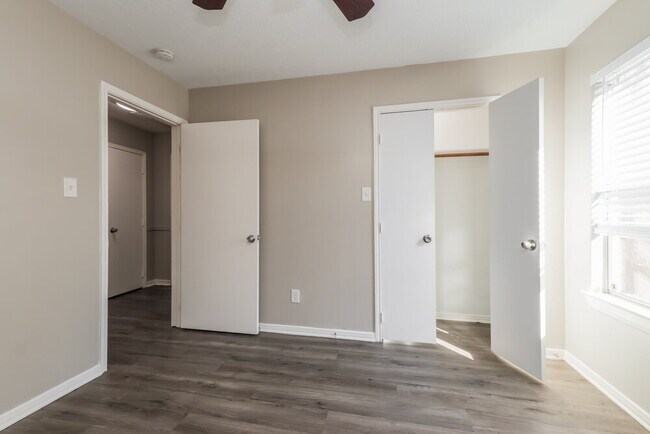 Building Photo - 16257 Sun View Ln