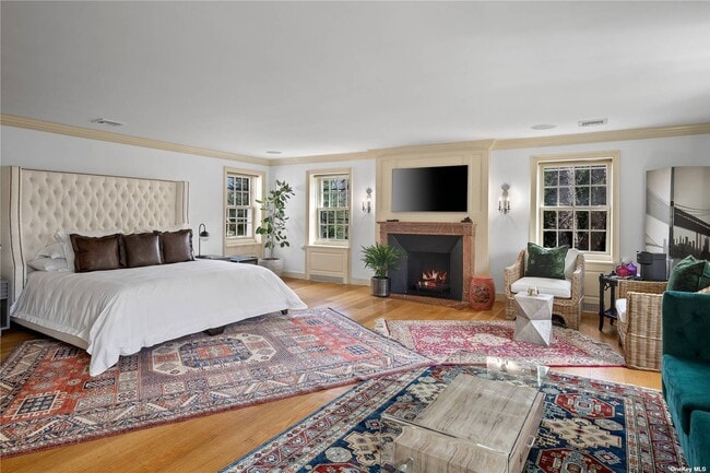 Building Photo - 60 Piping Rock Rd